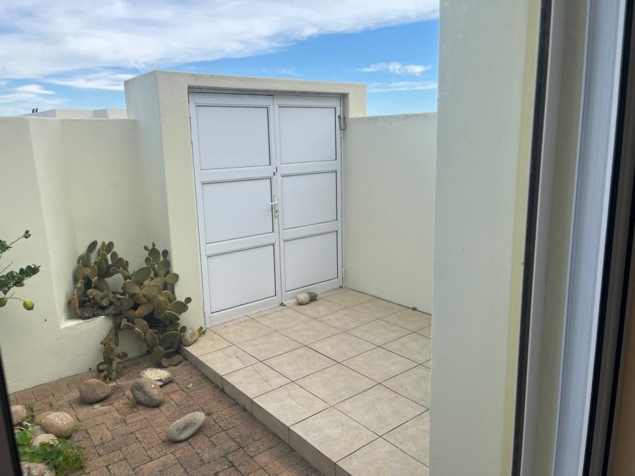 To Let 4 Bedroom Property for Rent in Big Bay Western Cape